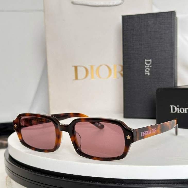 Picture of Dior Sunglasses _SKUfw77709930fw
